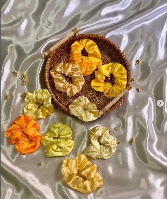 Satin scrunchies - Yellow & Orange collection بكل ساتان  - مجموعة الأصفر و البرتقالي